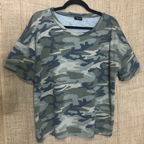 Blank Paige Tops - Blank Paige SZ L Camo Top Short Sleeve Shirt